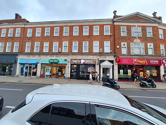 3 Bedroom Flat To Rent In High Street, Epsom, KT19
