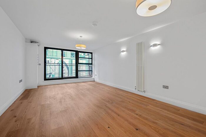 2 Bedroom Flat To Rent In Meridian Point, Creek Road, SE8