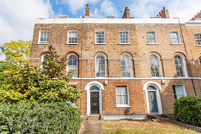 6 Bedroom Terraced House To Rent In Mile End Road, Mile End, London, E3