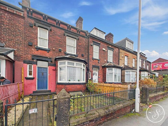 5 Bedroom Terraced House For Sale In York Road, Leeds, LS9