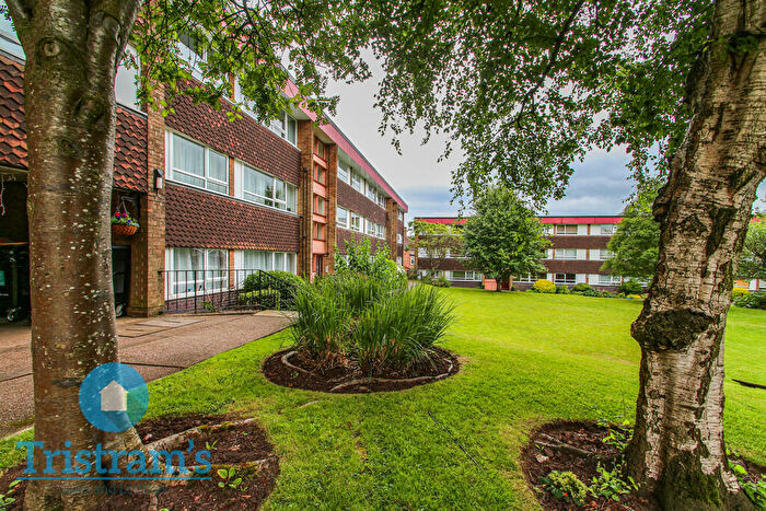 2 Bedroom Flat To Rent In Elm Close, Mapperley Park, NG3