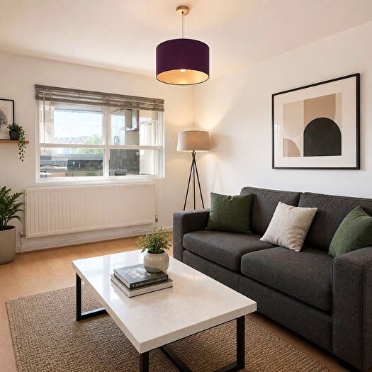 3 Bedroom Flat To Rent In Hanbury Street, London, E1