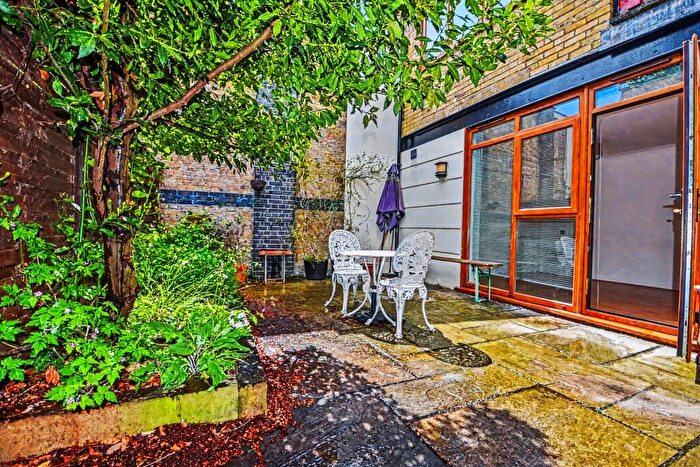 1 Bedroom Flat For Sale In Wedmore Street, Tufnell Park, London, N19