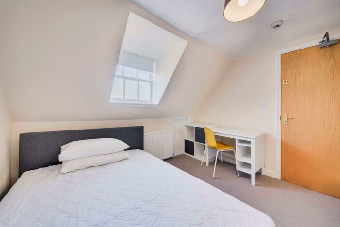 5 Bedroom Flat To Rent In Castle Street, Canterbury, CT1