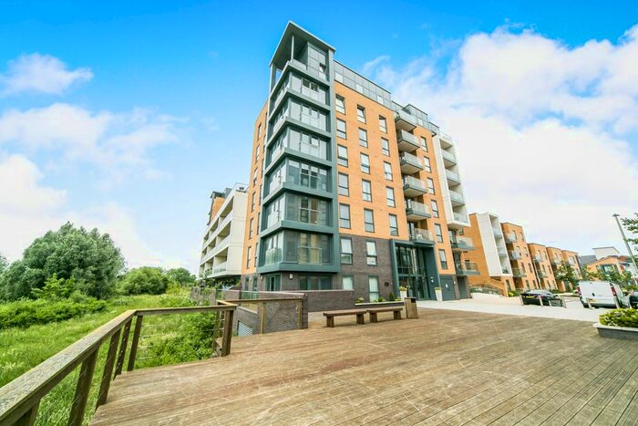1 Bedroom Flat To Rent In Drake Way, Reading, RG2