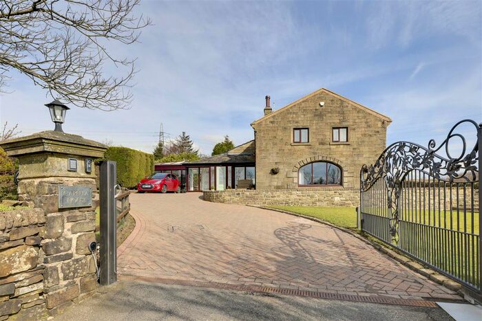 4 Bedroom Detached House For Sale In Todmorden Road, Bacup, Rossendale, Lancashire, OL13