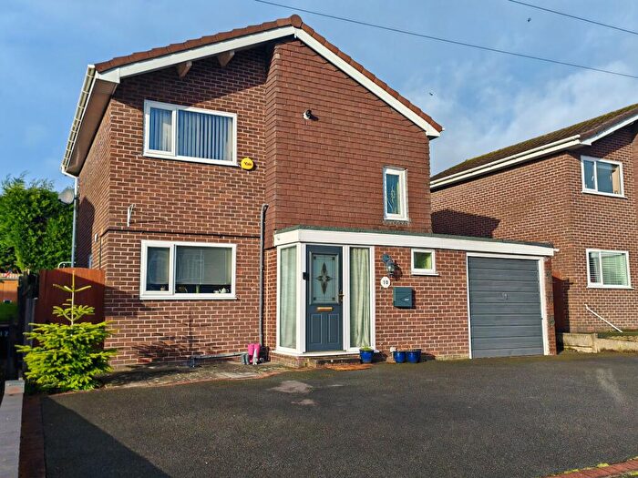 3 Bedroom Detached House For Sale In Snowdon Drive, Woolstanwood, Crewe, CW2
