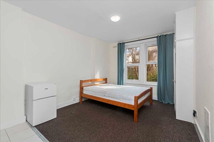 1 Bedroom Studio To Rent In Flat, Valley Road, London, SW16