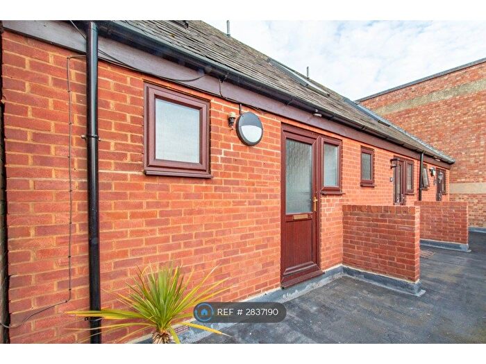 1 Bedroom Maisonette To Rent In Christchurch Court, Banbury, OX16