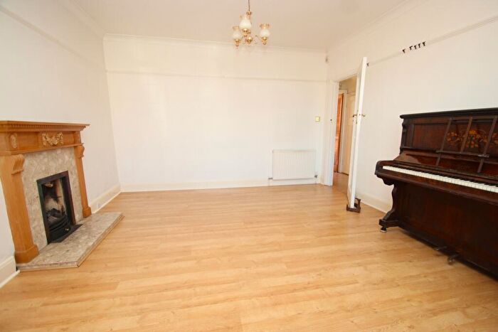 4 Bedroom Detached House For Sale In The Ridge, Orpington, BR6