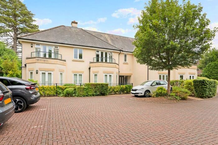 2 Bedroom Apartment To Rent In Chilbolton Avenue Winchester, SO22