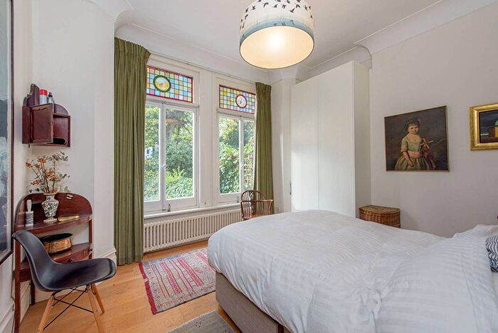 1 Bedroom Flat For Sale In Primrose Gardens, Belsize Park, London, NW3