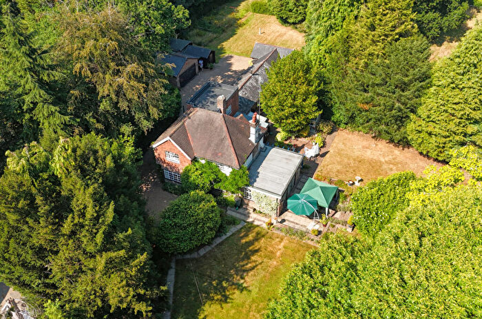 4 Bedroom Detached House For Sale In Mutton Hill, Dormansland, Lingfield, RH7