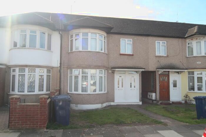 1 Bedroom Flat To Rent In Stanley Avenue, Greenford, UB6