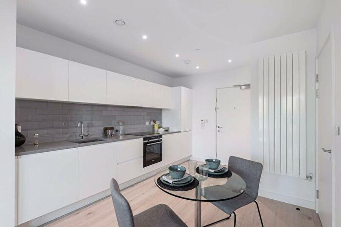 Flat To Rent In Caravel House, Treacle Works, E16
