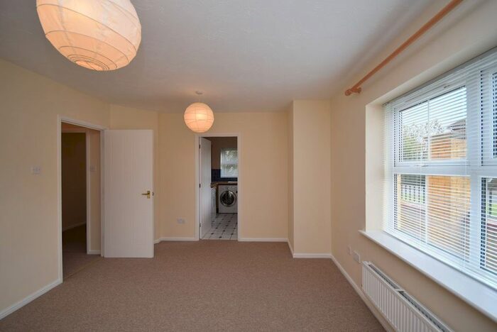 2 Bedroom Flat To Rent In Balmoral House, Ash Vale, Surrey GU12