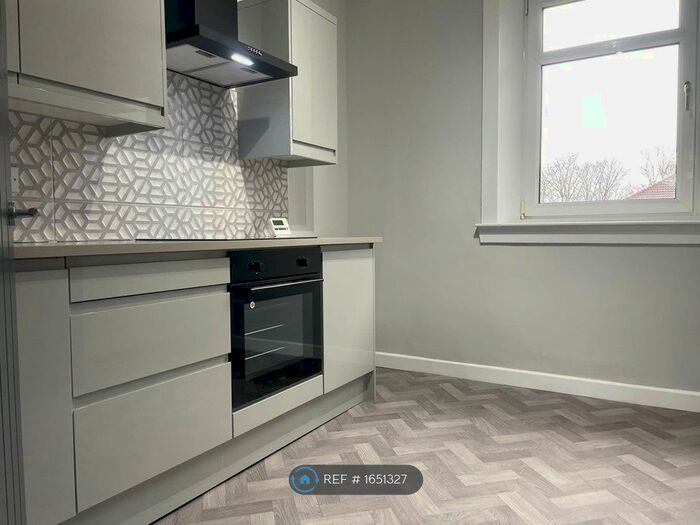 2 Bedroom Flat To Rent In Muirhill Crescent, Glasgow, G13