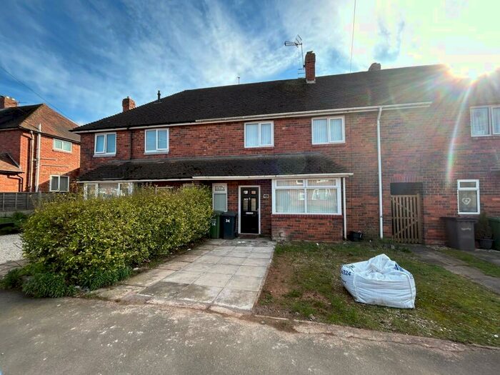 4 Bedroom House To Rent In Clent Avenue, Kidderminster, Worcestershire, DY11