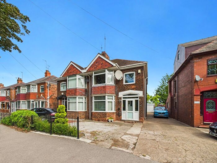 3 Bedroom Semi-detached House For Sale In Inglemire Lane, Hull, HU6