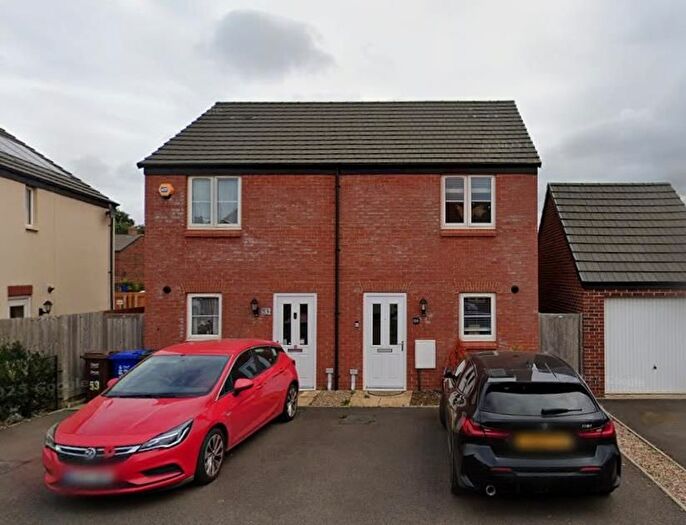 2 Bedroom Semi-Detached House For Sale In Banbury, Oxfordshire, OX16