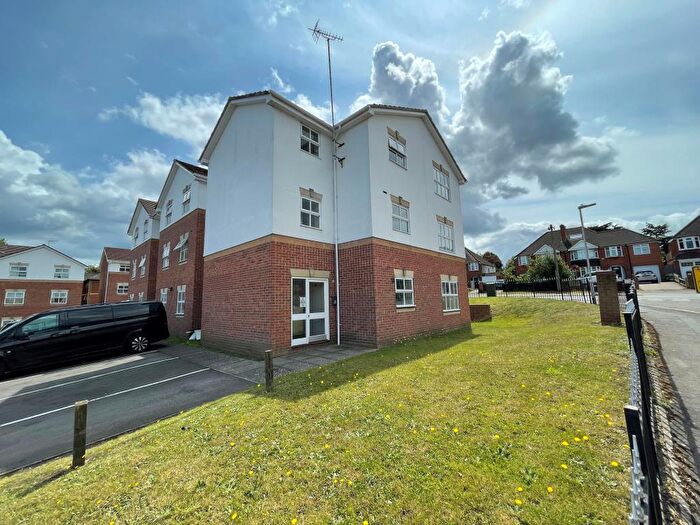 2 Bedroom Flat To Rent In Elm Park, Reading, RG30