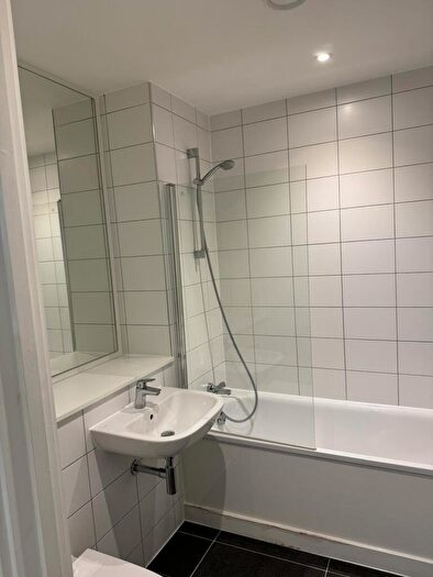 1 Bedroom Flat To Rent In Wharf End Trafford Park Manchester, M17