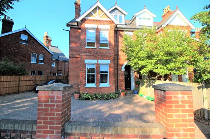 3 Bedroom Maisonette For Sale In Church Circle, Farnborough, GU14