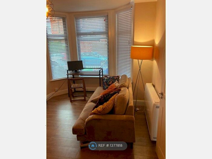 1 Bedroom Flat To Rent In Brundretts Road, Manchester, M21