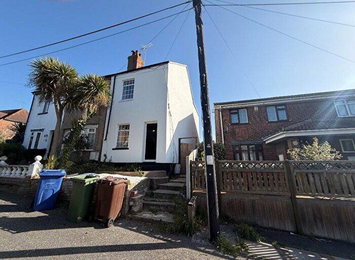 2 Bedroom End Of Terrace House To Rent In Wharf Road, Stanford-Le-Hope, Essex, SS17