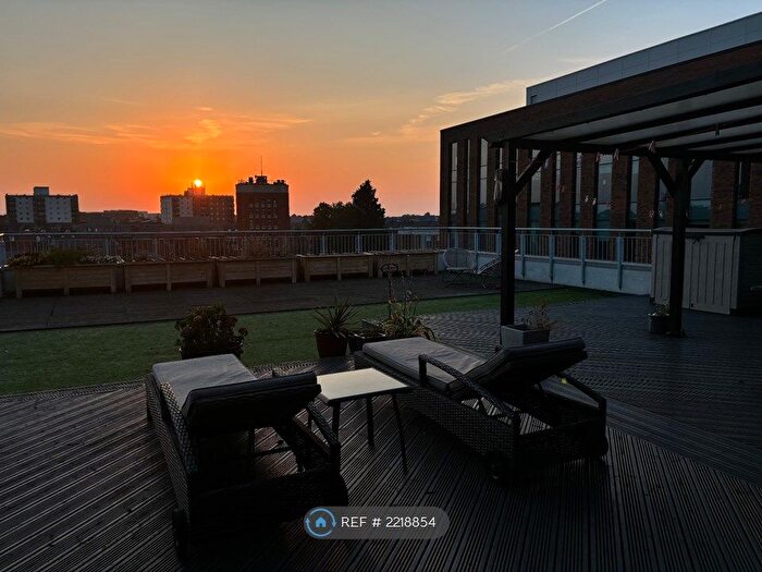 2 Bedroom Flat To Rent In Queens Road, Chester, CH1