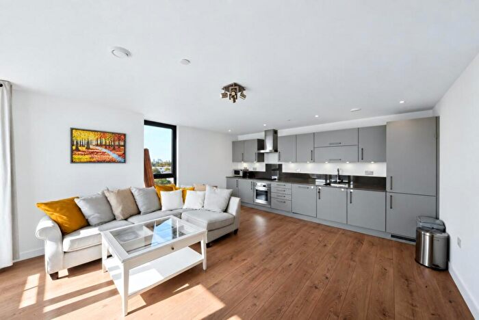 2 Bedroom Apartment To Rent In Rotherhithe New Road London, SE16