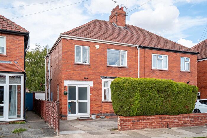 3 Bedroom Semi-Detached House For Sale In Danum Road, York, YO10
