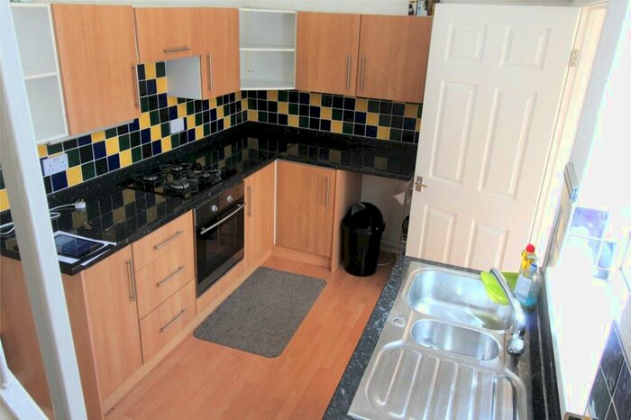 2 Bedroom End Of Terrace House To Rent In Mables Villas, Holland Street, Hull, HU9