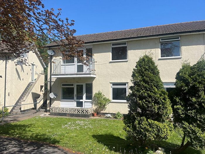 2 Bedroom Flat To Rent In Rob-Lynne Court, Winscombe, North Somerset, BS25