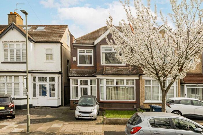 3 Bedroom House To Rent In Woodgrange Avenue, North Finchley, N12