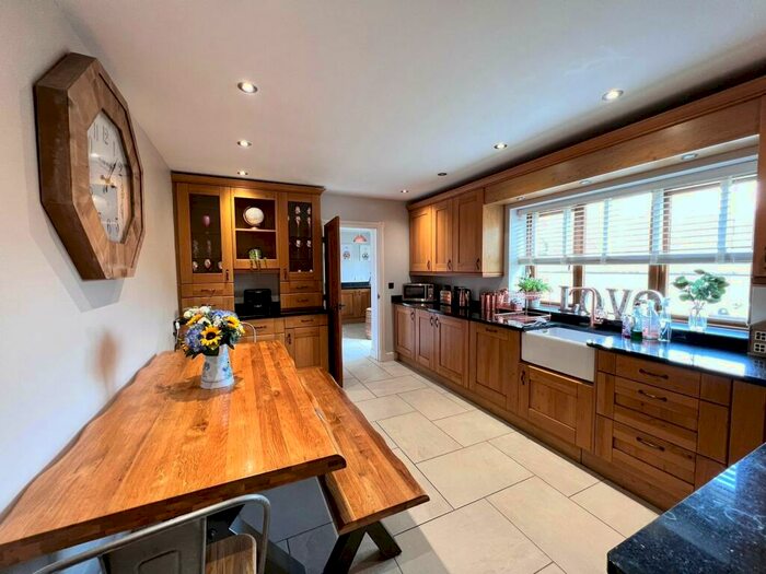 4 Bedroom Detached House For Sale In Maes Marchog Isaf, Glynneath, Neath, Neath Port Talbot., SA11