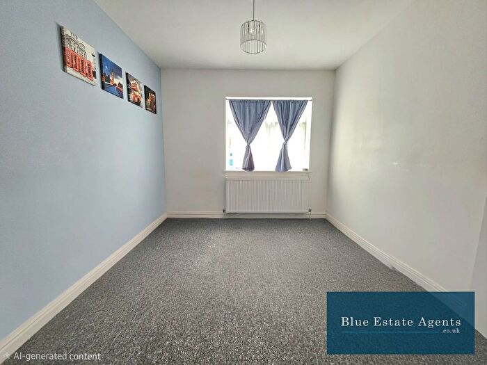 1 Bedroom Flat For Sale In Hanworth Road, Hounslow, TW3