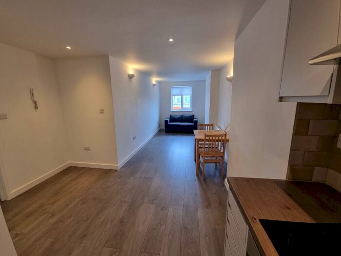 1 Bedroom Flat To Rent In Brent Street, London, NW4