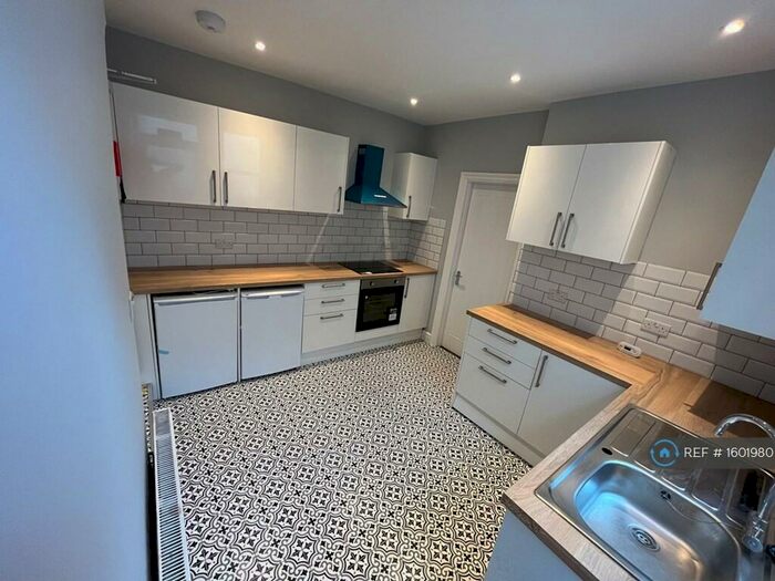 2 Bedroom Flat To Rent In Alexandra Ave, Luton, LU3