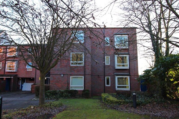 1 Bedroom Maisonette To Rent In The Limes, SR2