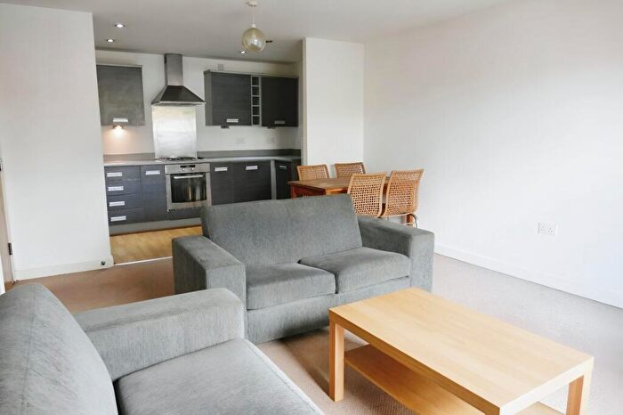 2 Bedroom Flat To Rent In Bouverie Court, Leeds, West Yorkshire, LS9