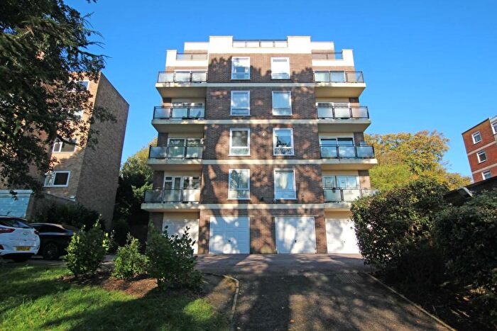 1 Bedroom Flat For Sale In Elmwood, Arundel Road, BN21