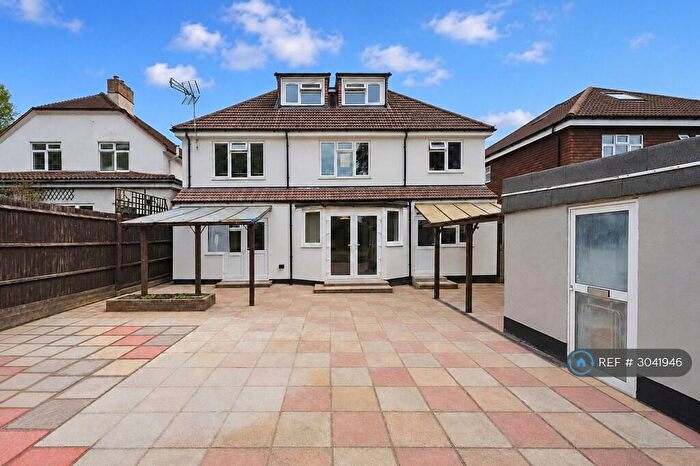 2 Bedroom Flat To Rent In Windmill Lane, Epsom, KT17