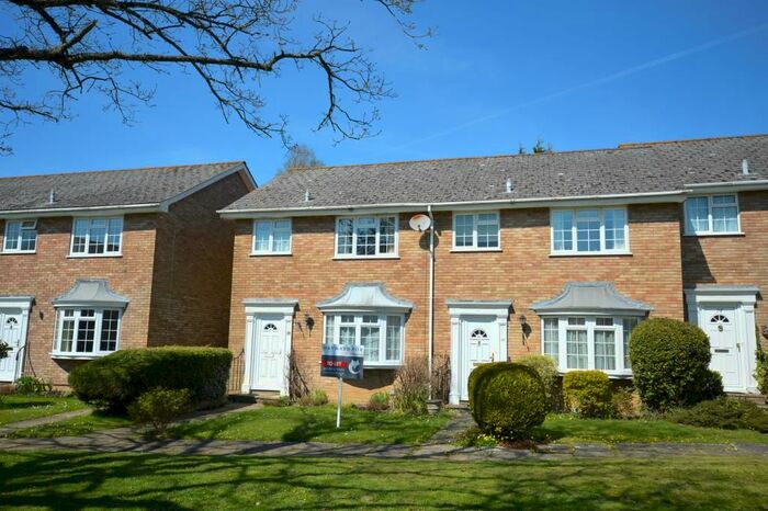 3 Bedroom Terraced House To Rent In Grafton Gardens, Pennington, Lymington, Hampshire, SO41