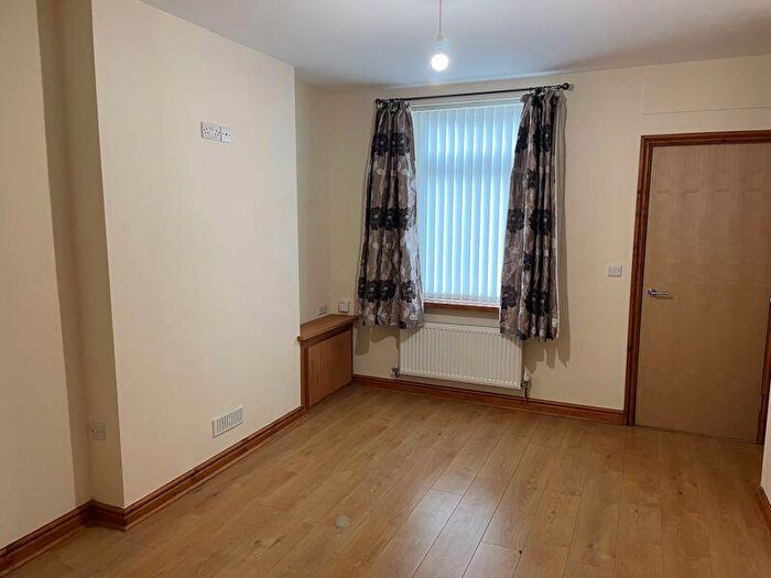 1 Bedroom Flat To Rent In Prices Lane, Wrexham, LL11