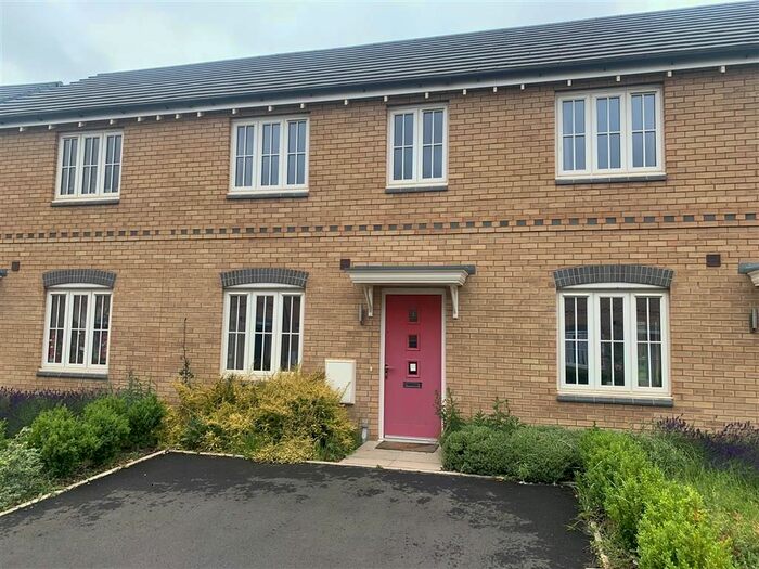 3 Bedroom Property To Rent In Meridian Close, Nottingham, NG8