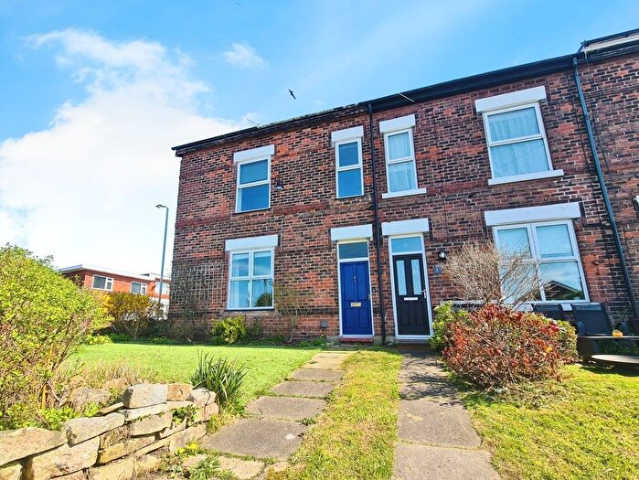 3 Bedroom End Of Terrace House To Rent In Peacefield, Marple, Stockport, Greater Manchester, SK6