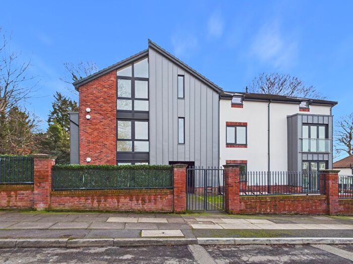 2 Bedroom Flat For Sale In Moorcroft Road, Allerton, Liverpool., L18