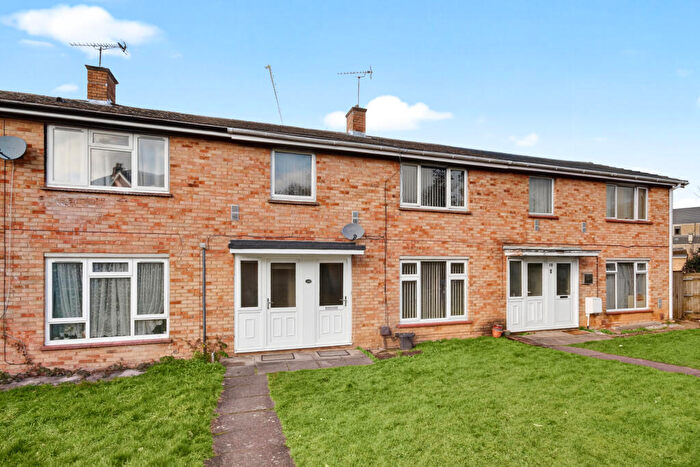 3 Bedroom Terraced House For Sale In Crowthorne Road North, Bracknell, RG12