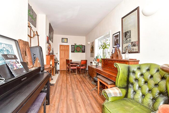 3 Bedroom Terraced House For Sale In Lyndhurst Road, Portsmouth, Hampshire, PO2